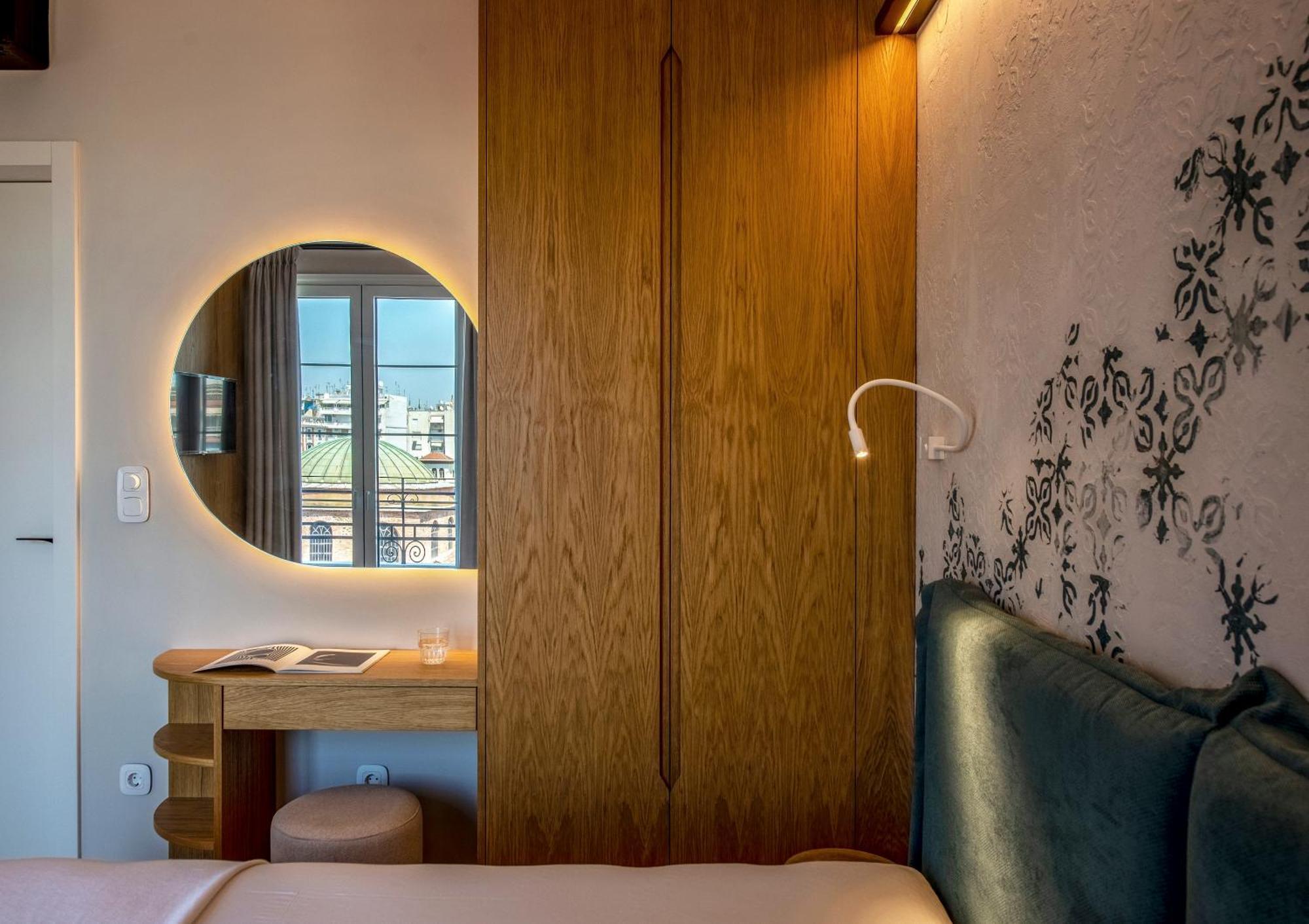 Queen Apartment Thessaloniki By Luxlikehome Exterior photo