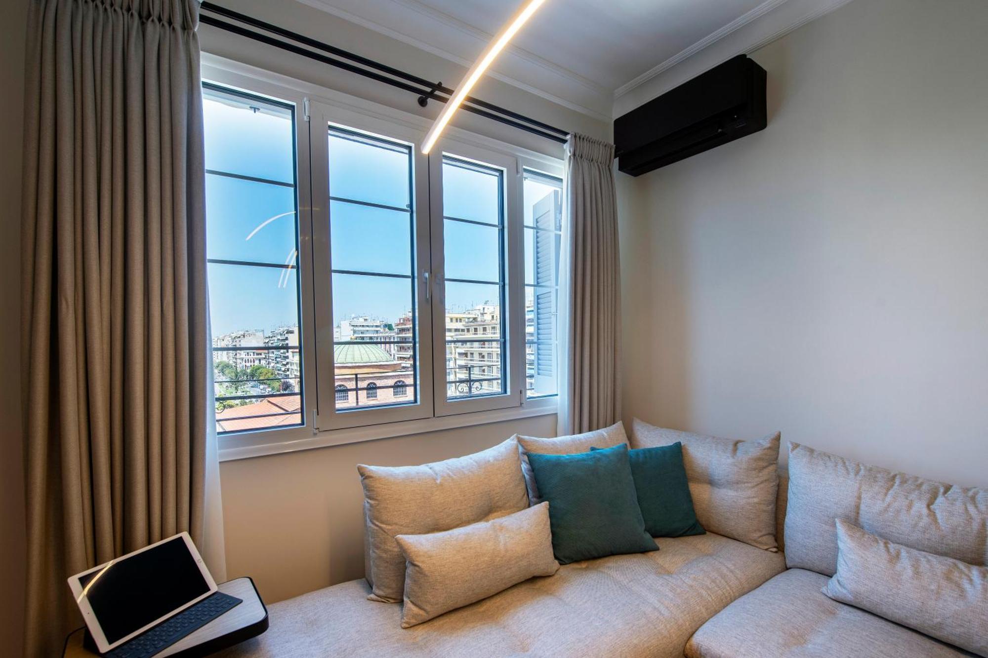 Queen Apartment Thessaloniki By Luxlikehome Exterior photo